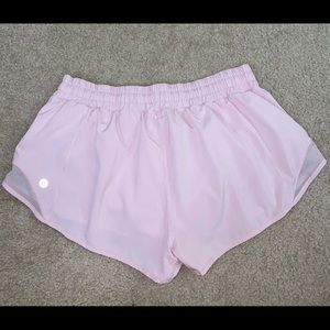 Lululemon Hotty Hot Shorts 2.5”